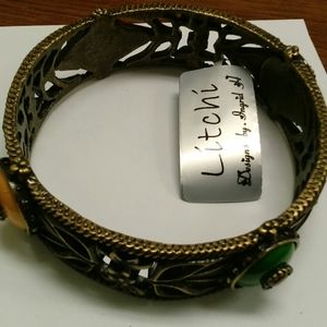 NWT Unique Design Bracelet Litchi